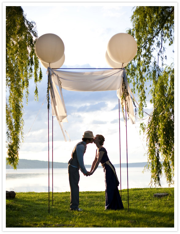 white balloons modern chuppah modern thin chuppah