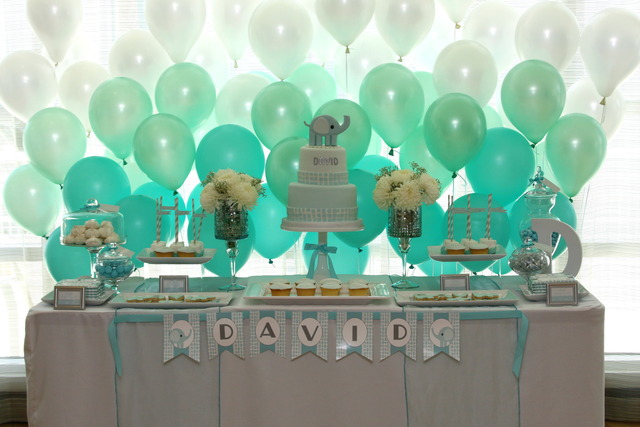 blue green ombre' balloon backdrop blue ombre' baby shower cake table