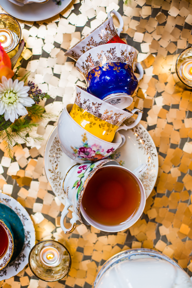 alice in wonderland teacups vintage plate